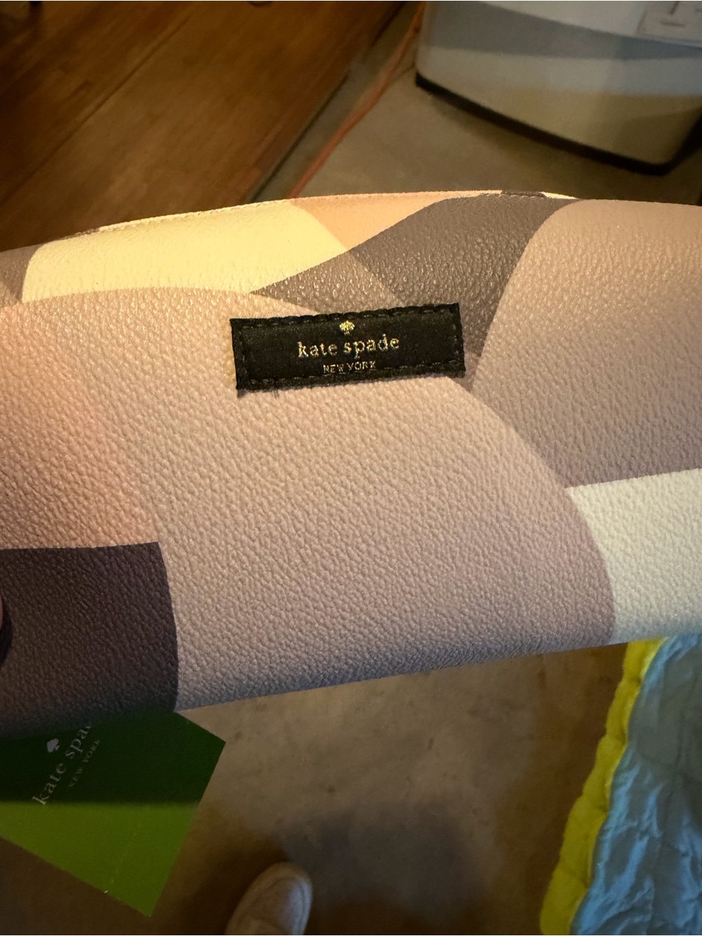 NWT Kate spade 2 PIECE SET Pink, Cream & Gray Geometric Tote with Matching Pouch - Picture 9 of 11